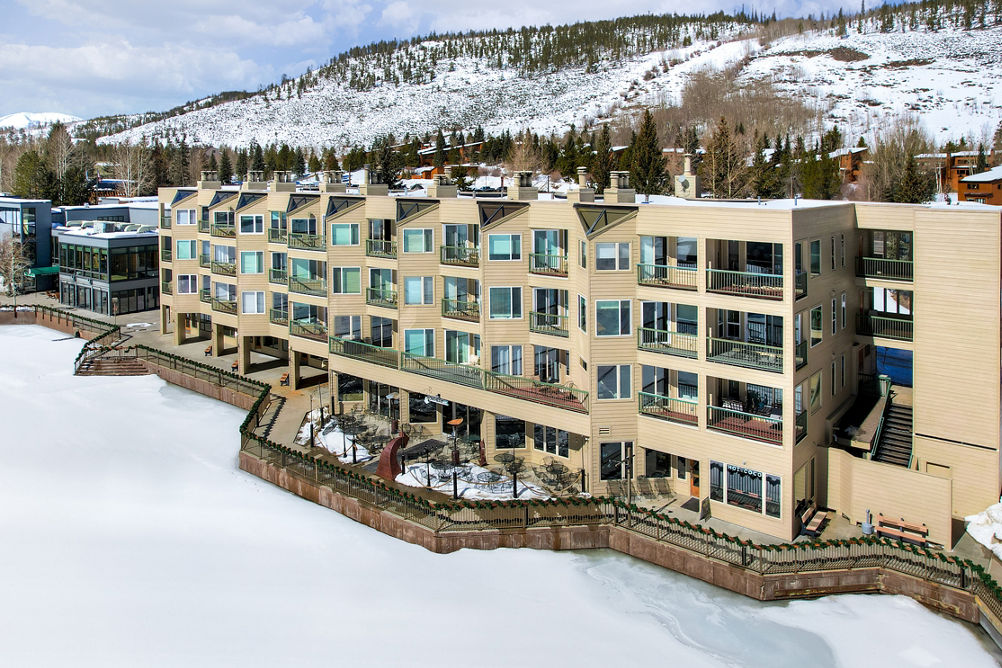 Winter Exterior of Lakeside Village Condos at Keystone