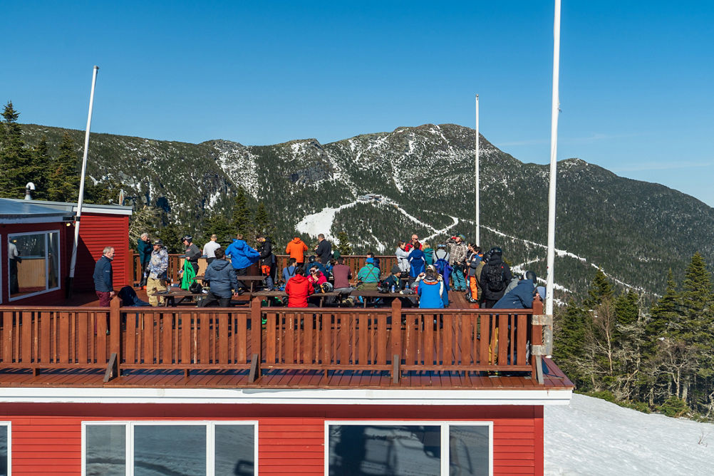 Guests Dine on Deck at Stowe Octagon Cafe
