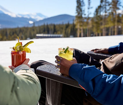 Friends Partake in Apres at Snowy Breckenridge