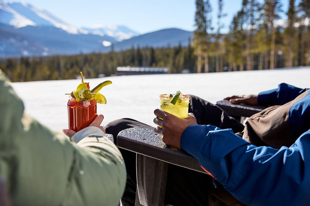 Friends Partake in Apres at Snowy Breckenridge