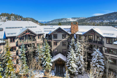 Winter Exterior of Mountain Thunder Lodge at Breckenridge