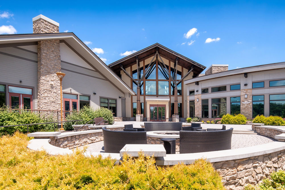 Summer Exterior of Highland Lodge at Liberty