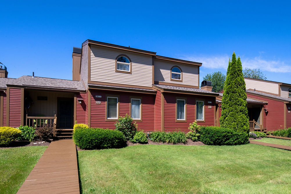Summer Exterior of Timber Creek Townhomes at Mount Snow