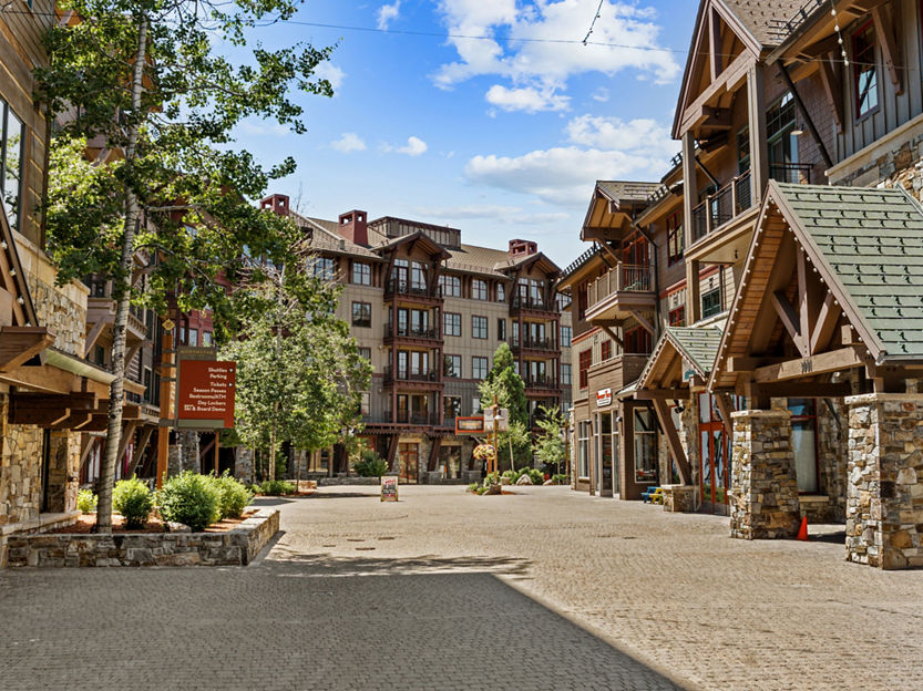 Summer Exterior of Northstar Village Condos