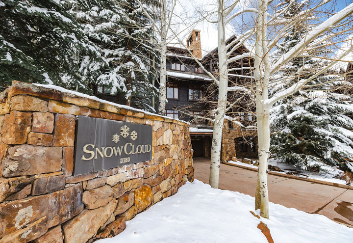 Spring Exterior of Snow Cloud Lodge at Beaver Creek
