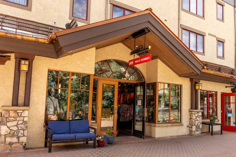 Summer Exterior of Beaver Creek Helly Hansen Storefront