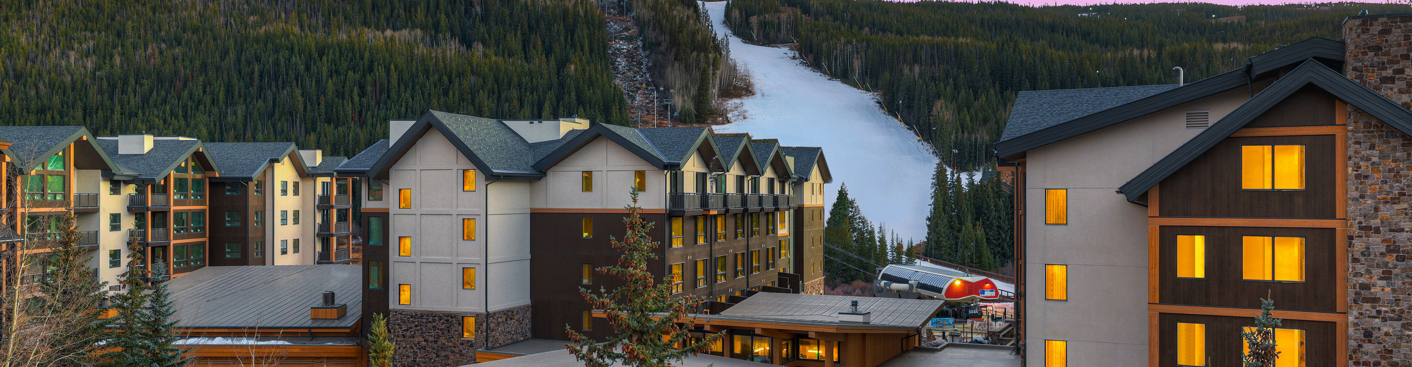 Fall Exterior of Keystone Kindred Resort