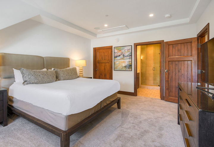 Interior of Unit 712 at Beaver Creek Snow Cloud Lodge