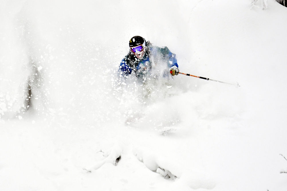 Guest Skiing in Powder at Hakuba