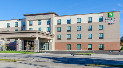 Exterior of Holiday Inn Express & Suites in Atchison, KS